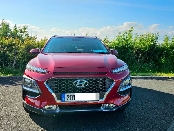 Hyundai KONA MPV, Petrol, 2020, Red