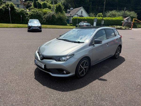 Toyota Auris MPV, Petrol Hybrid, 2018, Grey