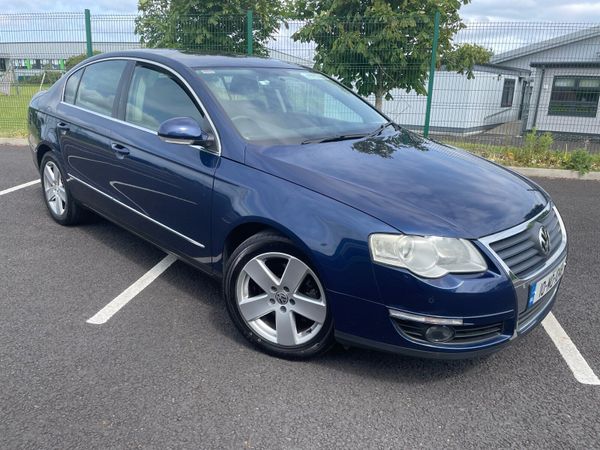 Volkswagen Passat Saloon, Diesel, 2010, Blue