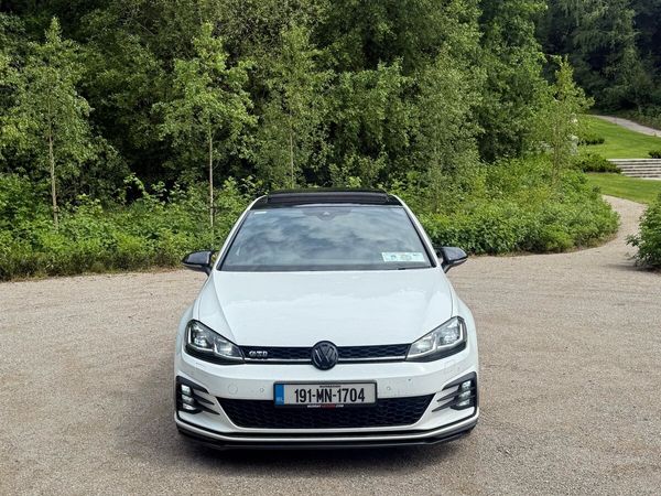 Volkswagen Golf Hatchback, Diesel, 2019, White