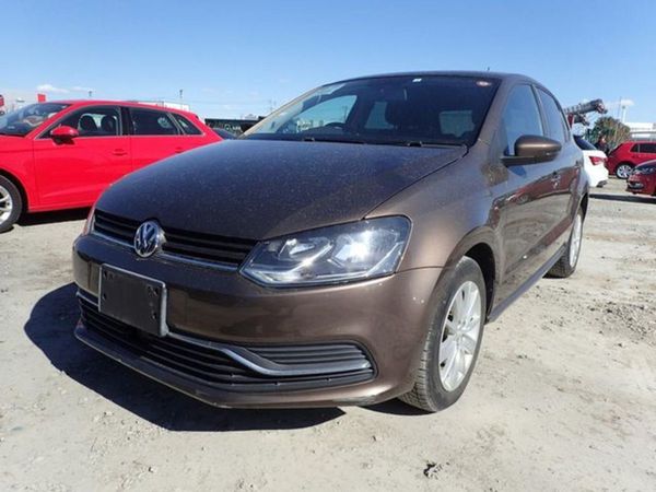 Volkswagen Polo Hatchback, Petrol, 2016, Brown
