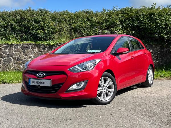 Hyundai i30 Hatchback, Diesel, 2014, Red