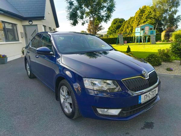 Skoda Octavia Saloon, Diesel, 2017, Blue