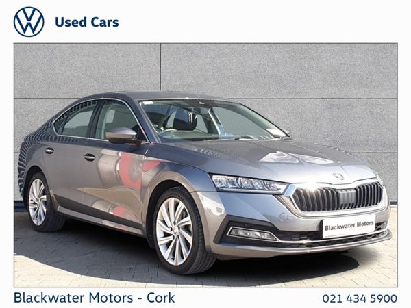 Skoda Octavia Saloon, Petrol, 2023, Grey