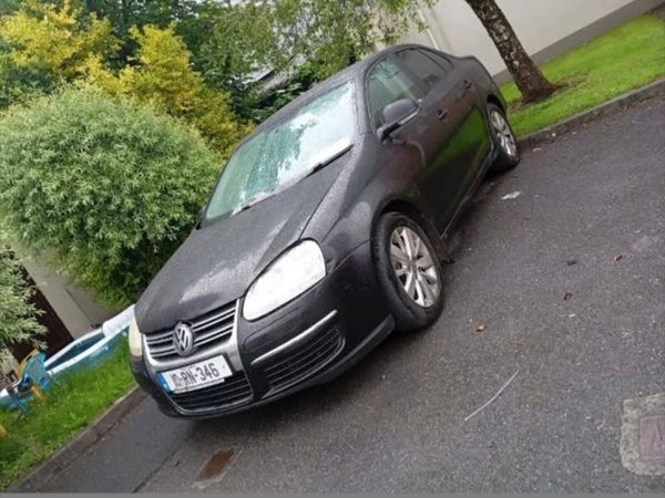 Volkswagen Jetta Saloon, Diesel, 2010, Black