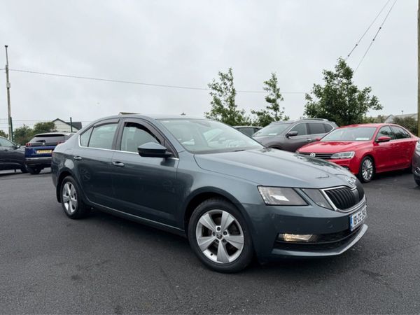 Skoda Octavia Hatchback, Diesel, 2018, Grey