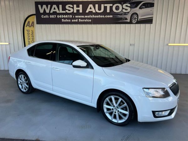 Skoda Octavia Hatchback, Diesel, 2015, White