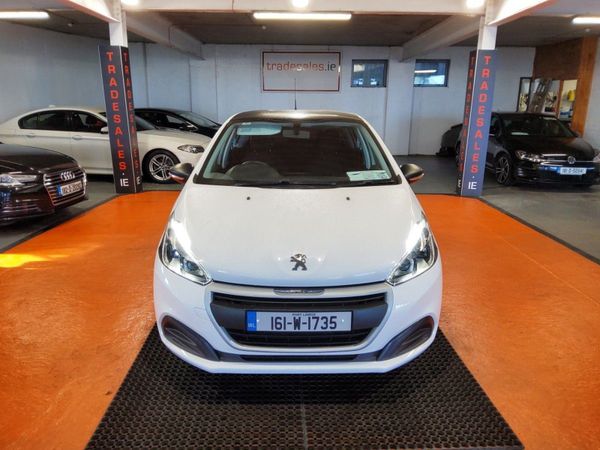 Peugeot 208 Hatchback, Petrol, 2016, White