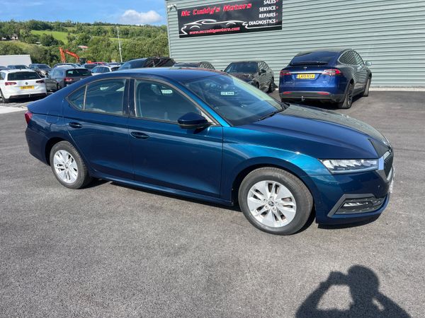 Skoda Octavia Hatchback, Diesel, 2021, Blue