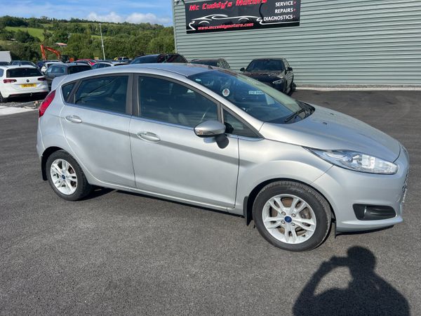 Ford Fiesta Hatchback, Petrol, 2015, Silver