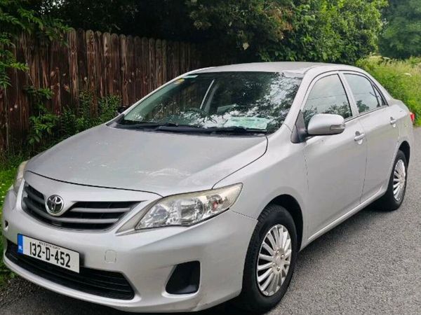Toyota Corolla Saloon, Petrol, 2013, Silver