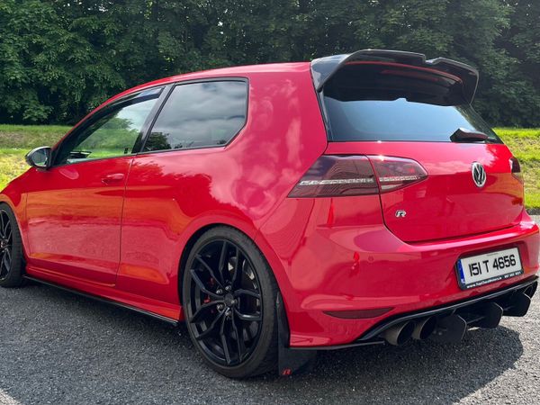 Volkswagen Golf Hatchback, Petrol, 2015, Red
