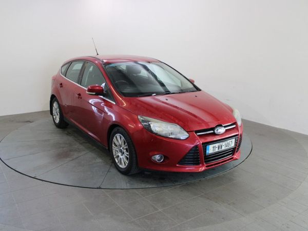 Ford Focus Hatchback, Diesel, 2011, Red