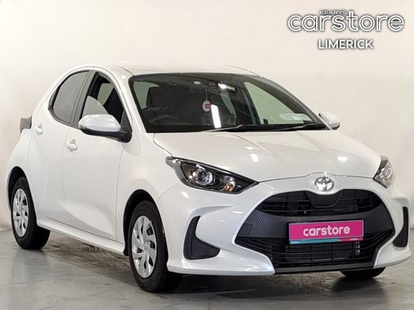 Toyota Yaris Hatchback, Petrol, 2022, White