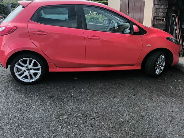 Mazda Mazda2 Hatchback, Petrol, 2014, Red