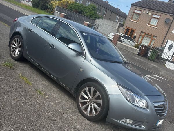 Vauxhall Insignia Hatchback, Diesel, 2013, Silver