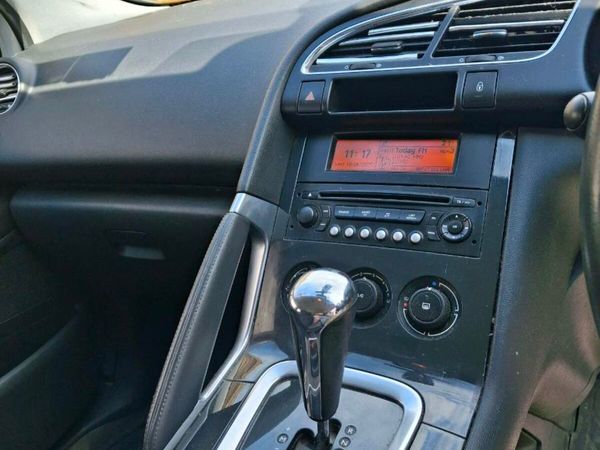 Peugeot 3008 MPV, Diesel, 2011, Silver