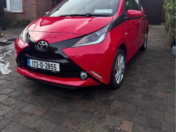 Toyota Aygo Hatchback, Petrol, 2017, Red