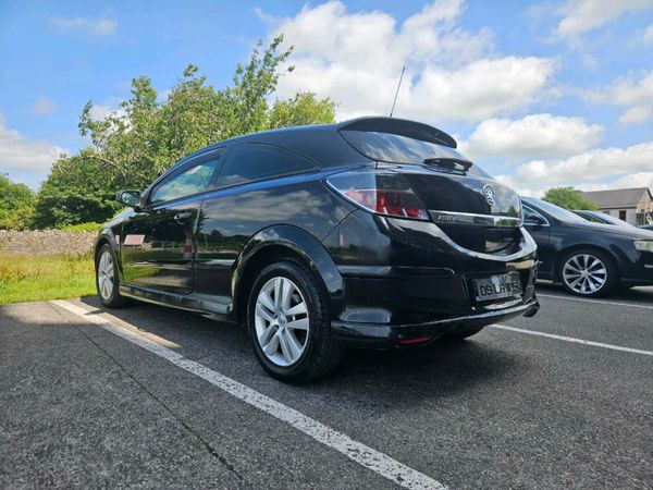 Vauxhall Astra Hatchback, Petrol, 2009, Black