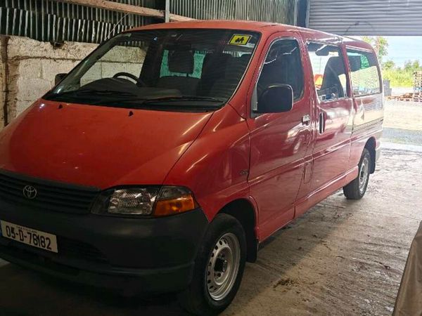 Toyota HiAce School Bus, Diesel, 2005, Red