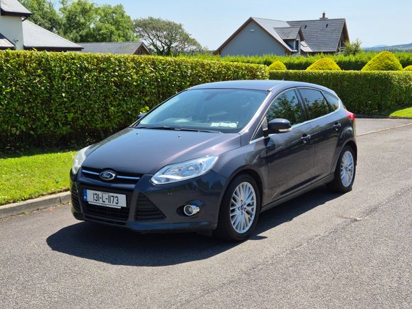 Ford Focus Hatchback, Petrol, 2013, Grey