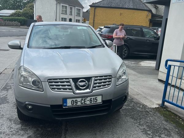 Nissan Qashqai Hatchback, Diesel, 2009, Silver