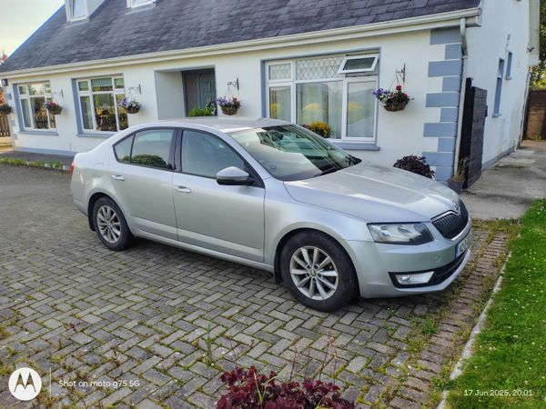 Skoda Octavia Saloon, Diesel, 2014, Silver