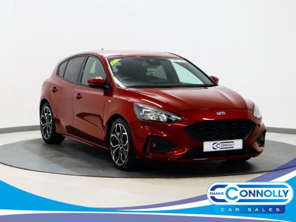 Ford Focus Hatchback, Diesel, 2020, Red