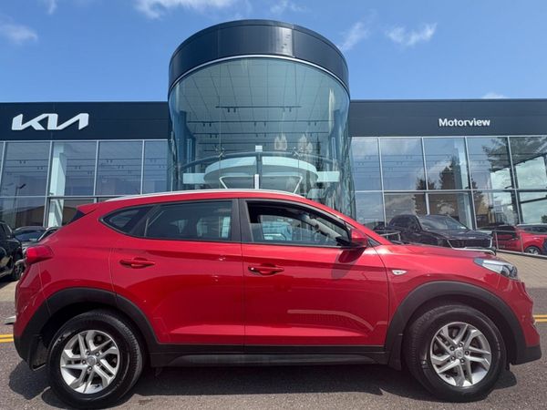 Hyundai Tucson MPV, Diesel, 2016, Red