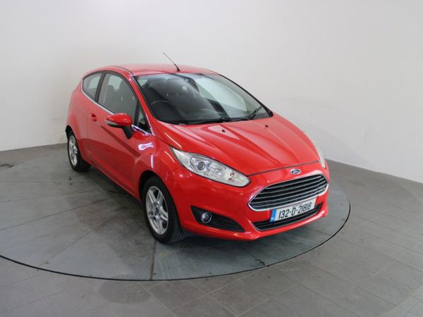 Ford Fiesta Hatchback, Petrol, 2013, Red