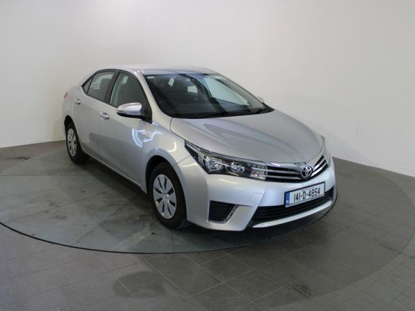 Toyota Corolla Saloon, Petrol, 2014, Silver