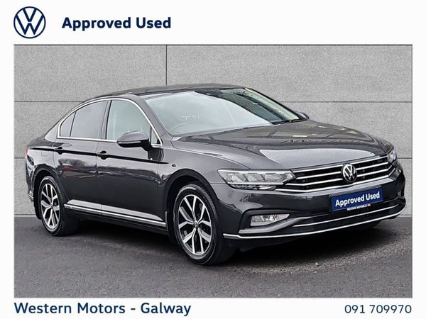 Volkswagen Passat Saloon, Diesel, 2022, Grey