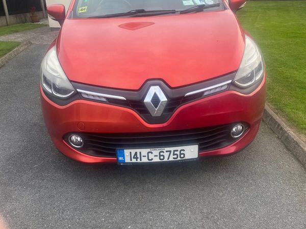 Renault Clio Hatchback, Petrol, 2014, Red