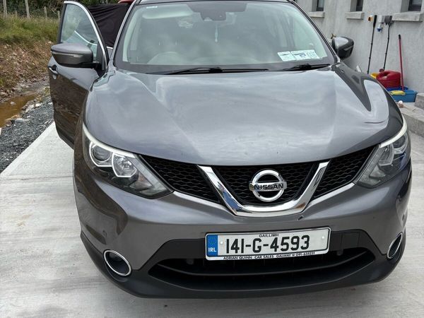 Nissan Qashqai Hatchback, Diesel, 2014, Grey