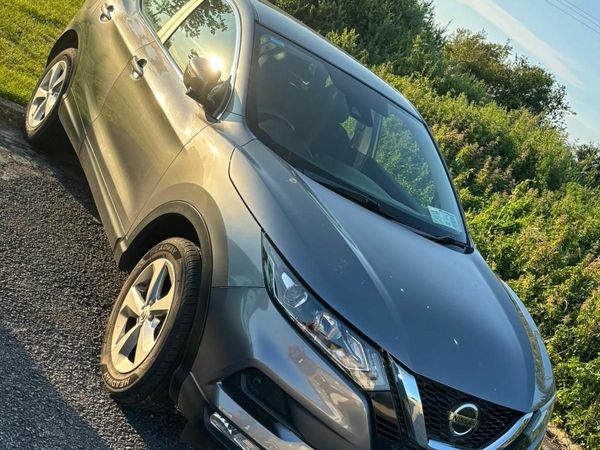 Nissan Qashqai Hatchback, Diesel, 2018, Grey