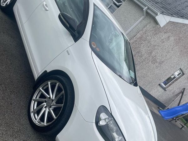 Volkswagen Golf Estate, Diesel, 2012, White