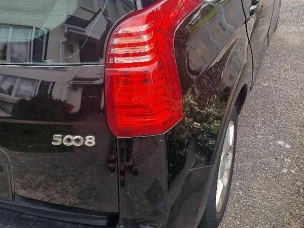 Peugeot 5008 MPV, Diesel, 2010, Black