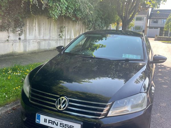Volkswagen Passat Saloon, Diesel, 2011, Black