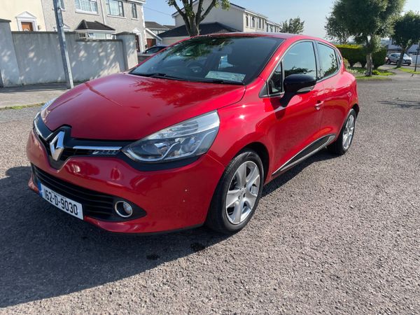 Renault Clio Hatchback, Petrol, 2016, Red