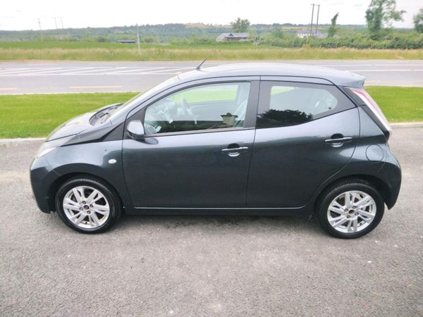 Toyota Aygo Hatchback, Petrol, 2014, Grey