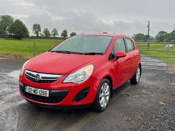 Vauxhall Corsa Hatchback, Diesel, 2013, Red