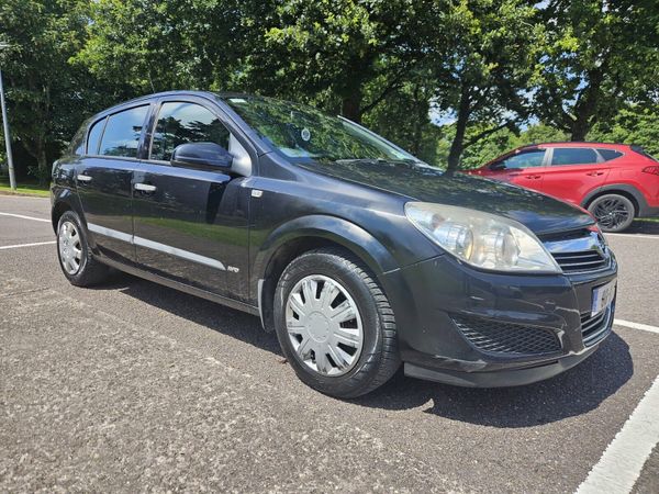 Opel Astra Hatchback, Petrol, 2008, Black