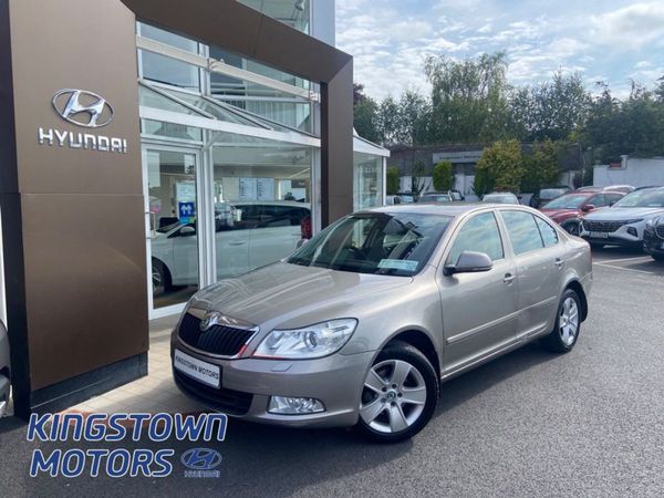 Skoda Octavia Hatchback, Diesel, 2012, Beige