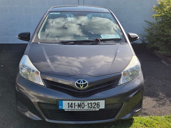 Toyota Yaris Hatchback, Diesel, 2014, Grey