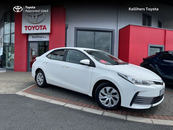 Toyota Corolla Saloon, Petrol, 2017, White