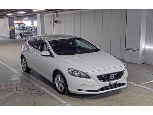 Volvo V40 Hatchback, Petrol, 2014, White