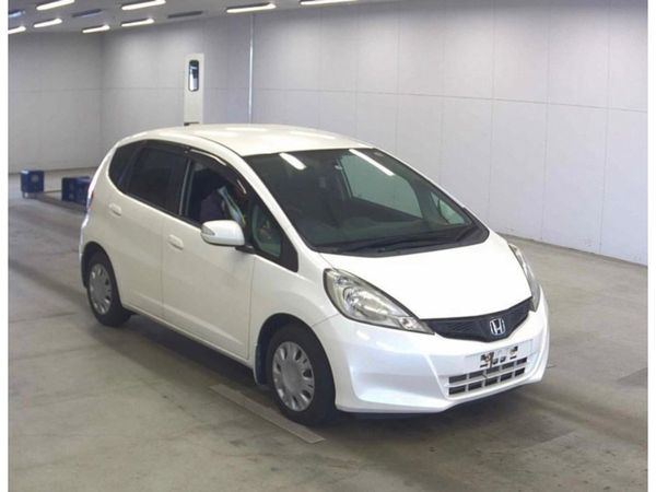 Honda Fit Hatchback, Petrol, 2011, White