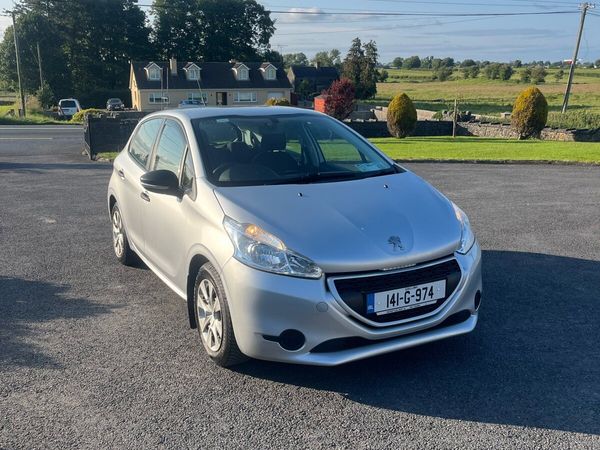 Peugeot 208 Hatchback, Petrol, 2014, Grey