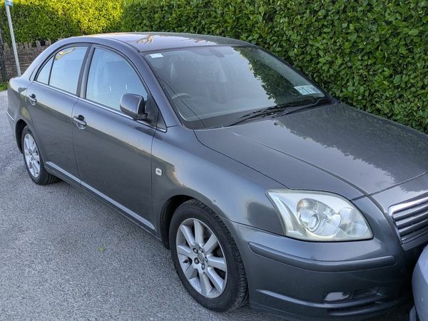 Toyota Avensis Hatchback, Diesel, 2006, Grey