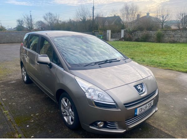 Peugeot 5008 MPV, Diesel, 2013, Grey
